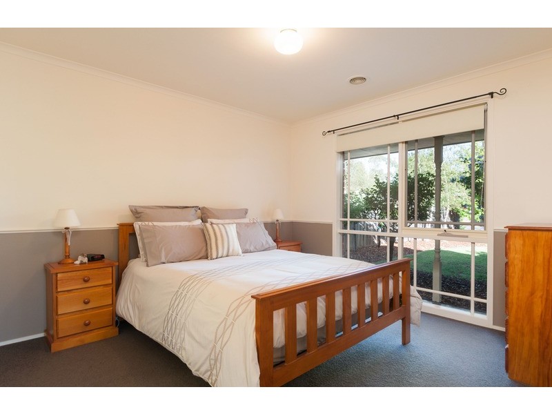 5 Glenbrook Close, Mooroolbark VIC 3138