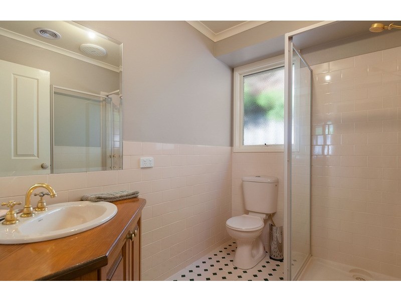 5 Glenbrook Close, Mooroolbark VIC 3138