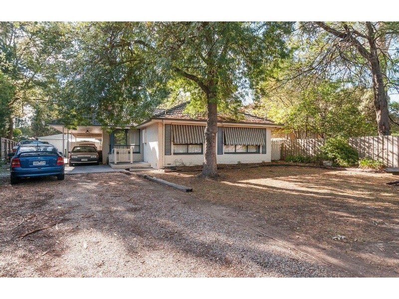 38 Lee Ann Crescent, Croydon VIC 3136