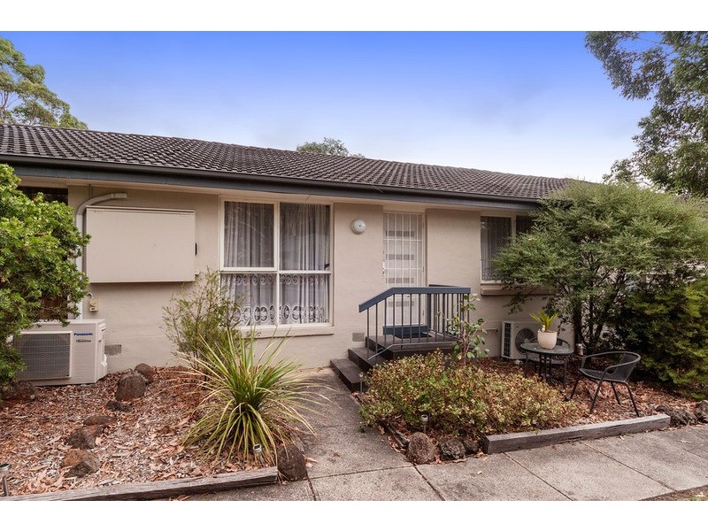 2/7 Laird Street, Croydon VIC 3136