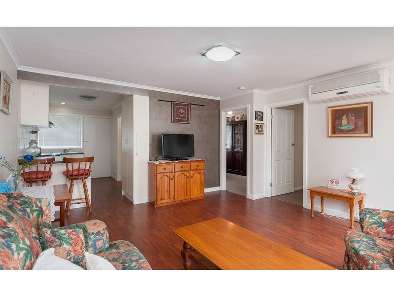 2/7 Laird Street, Croydon VIC 3136