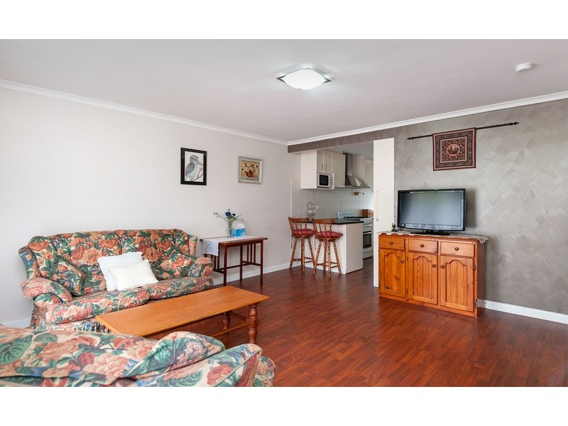 2/7 Laird Street, Croydon VIC 3136