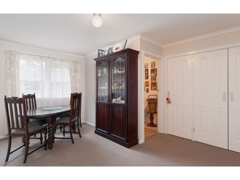 2/7 Laird Street, Croydon VIC 3136