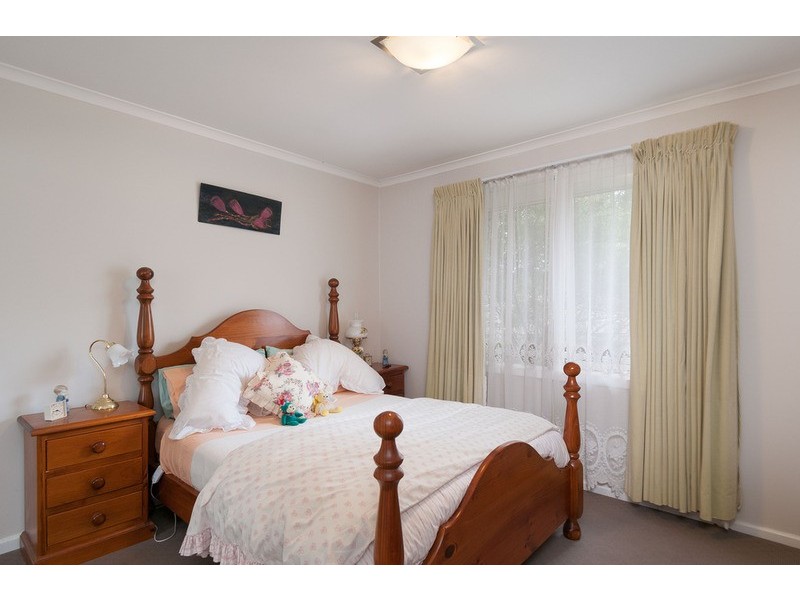 2/7 Laird Street, Croydon VIC 3136