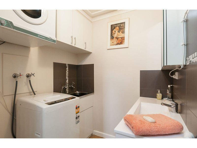 2/7 Laird Street, Croydon VIC 3136