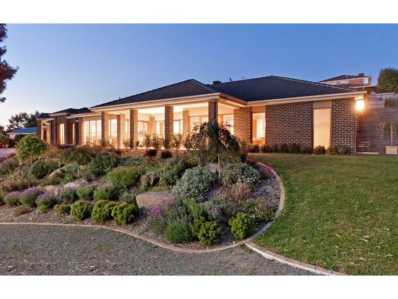 6 Classic Drive, Mooroolbark VIC 3138