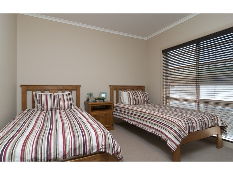 6 Classic Drive, Mooroolbark VIC 3138