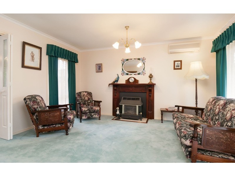 25 Alamein Avenue, Croydon VIC 3136