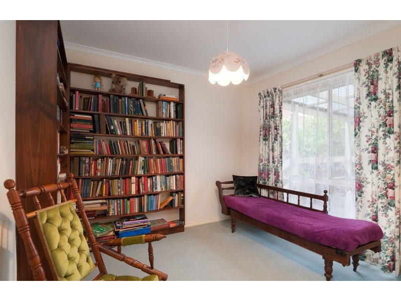 25 Alamein Avenue, Croydon VIC 3136