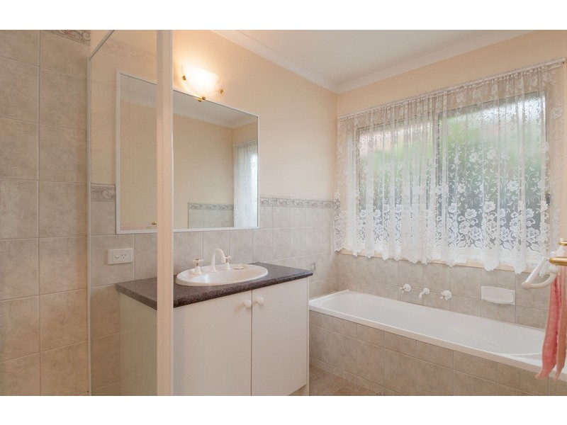 25 Alamein Avenue, Croydon VIC 3136