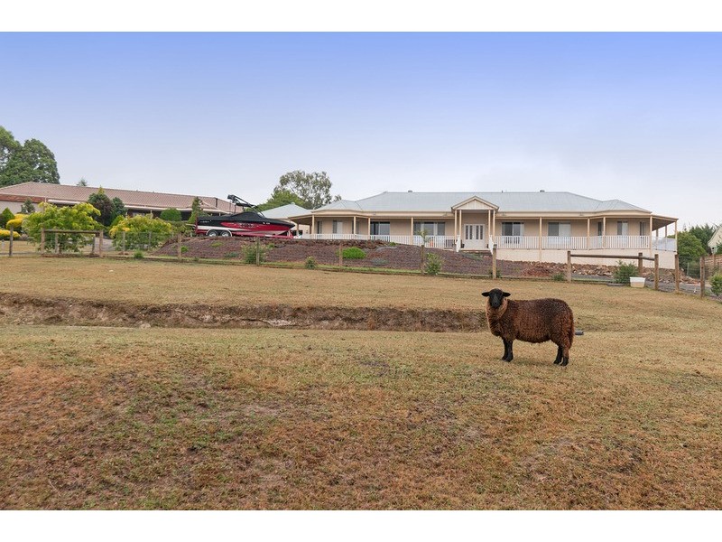 6a Bona Avenue, Healesville VIC 3777