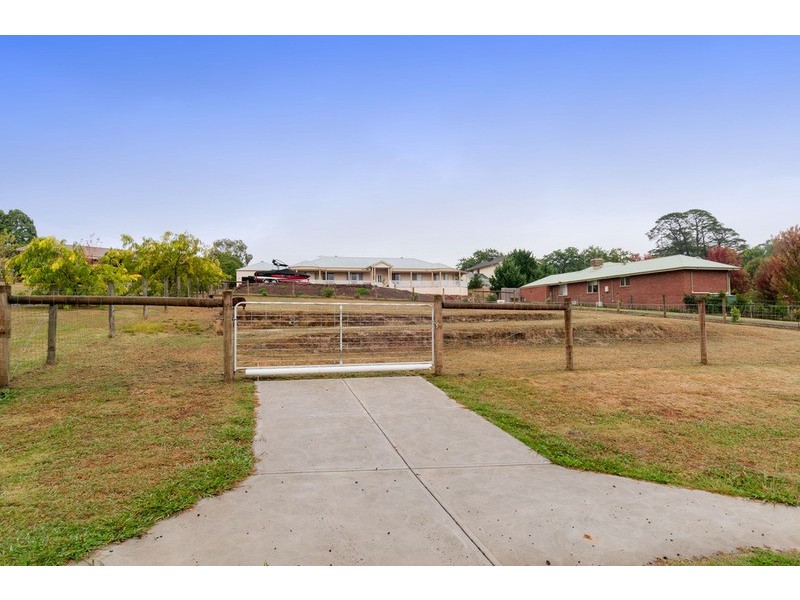 6a Bona Avenue, Healesville VIC 3777