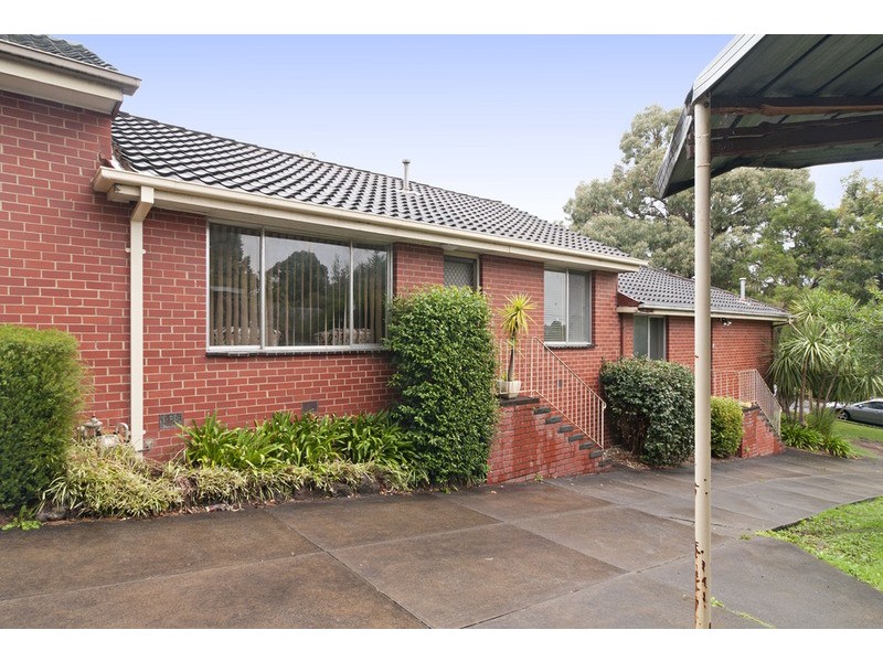 2/14 Newman  Road, Mooroolbark VIC 3138