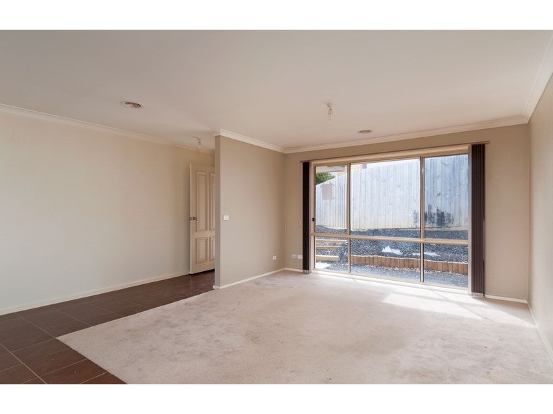 6a Masefield Avenue, Mooroolbark VIC 3138