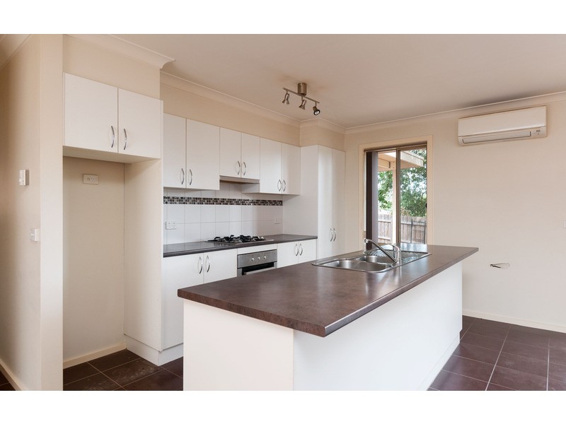 6a Masefield Avenue, Mooroolbark VIC 3138