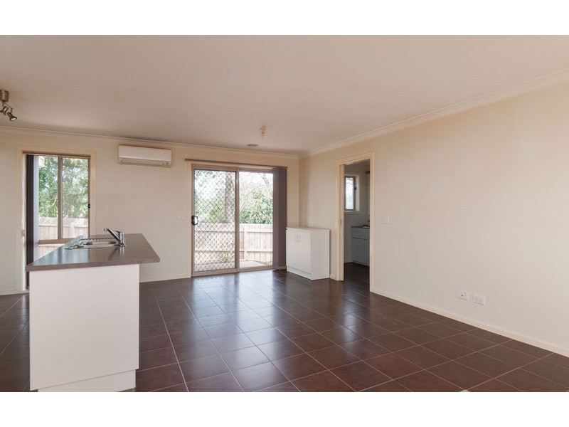 6a Masefield Avenue, Mooroolbark VIC 3138