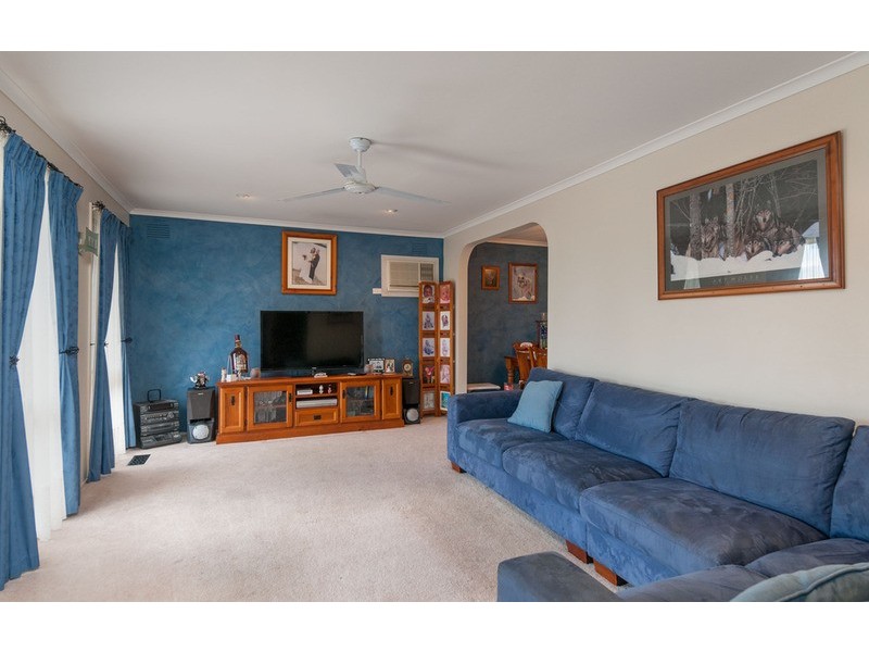 13 Barina  Avenue, Mooroolbark VIC 3138