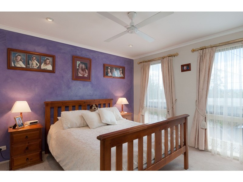 13 Barina  Avenue, Mooroolbark VIC 3138