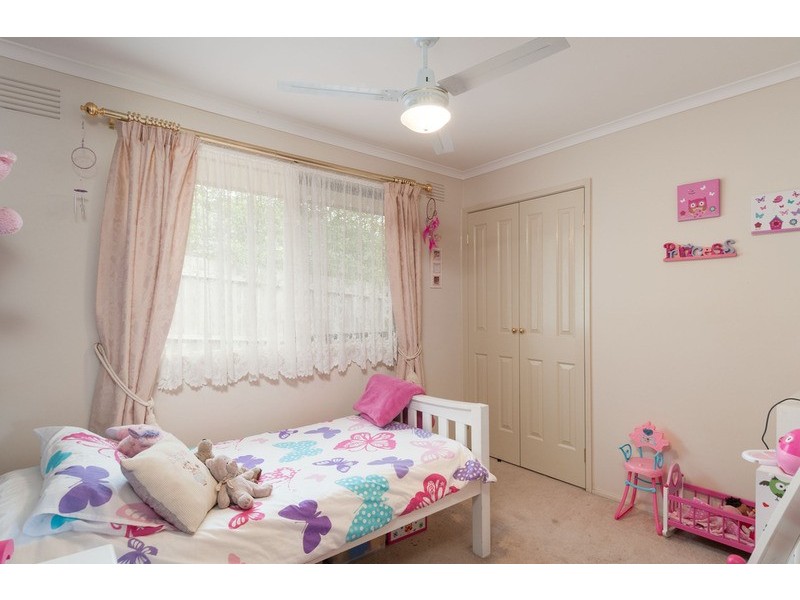 13 Barina  Avenue, Mooroolbark VIC 3138