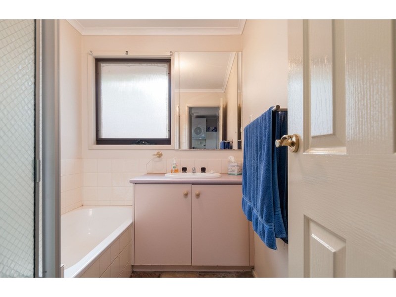 13 Barina  Avenue, Mooroolbark VIC 3138