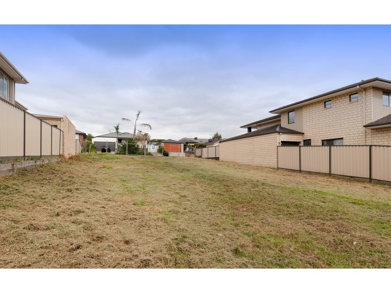 17 Tudor Drive, Mooroolbark VIC 3138