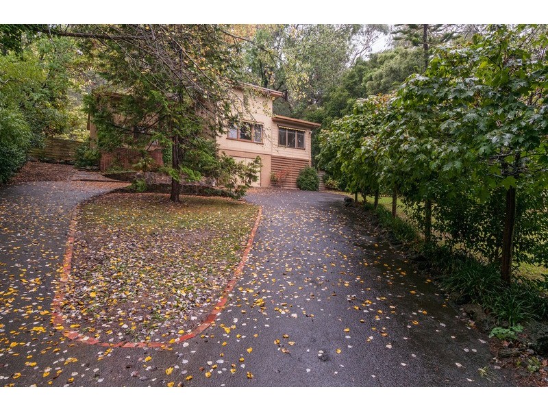 1038 Mt Dandenong Tourist Road, Montrose VIC 3765