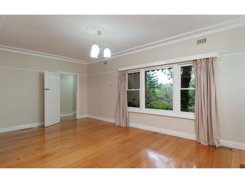 1038 Mt Dandenong Tourist Road, Montrose VIC 3765