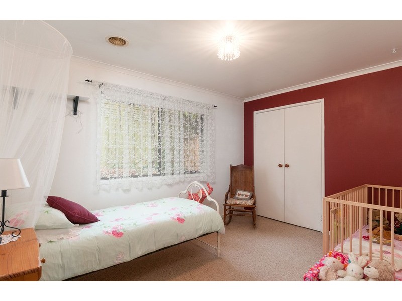 6 Sellick  Drive, Croydon VIC 3136