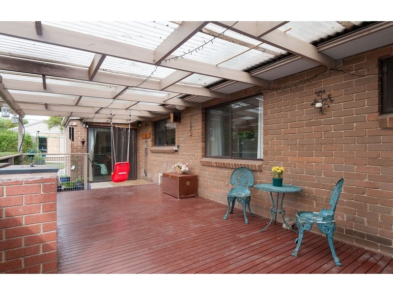 6 Sellick  Drive, Croydon VIC 3136