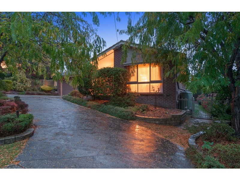 9 Malcolm Court, Mooroolbark VIC 3138