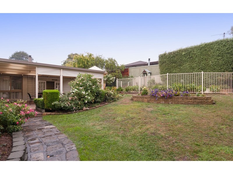 9 Malcolm Court, Mooroolbark VIC 3138