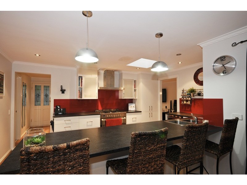 8 Chirnside  Drive, Chirnside Park VIC 3116