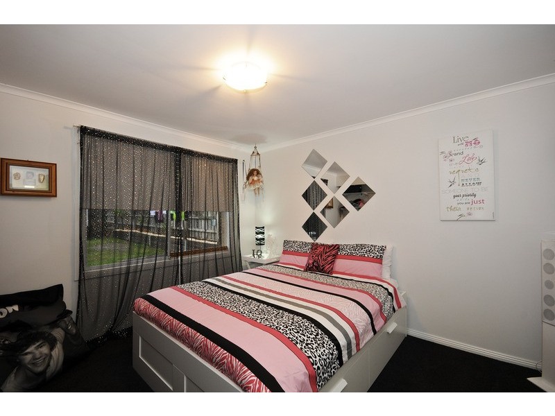 8 Chirnside  Drive, Chirnside Park VIC 3116