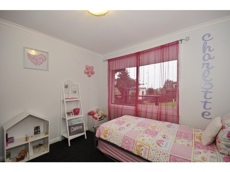 8 Chirnside  Drive, Chirnside Park VIC 3116