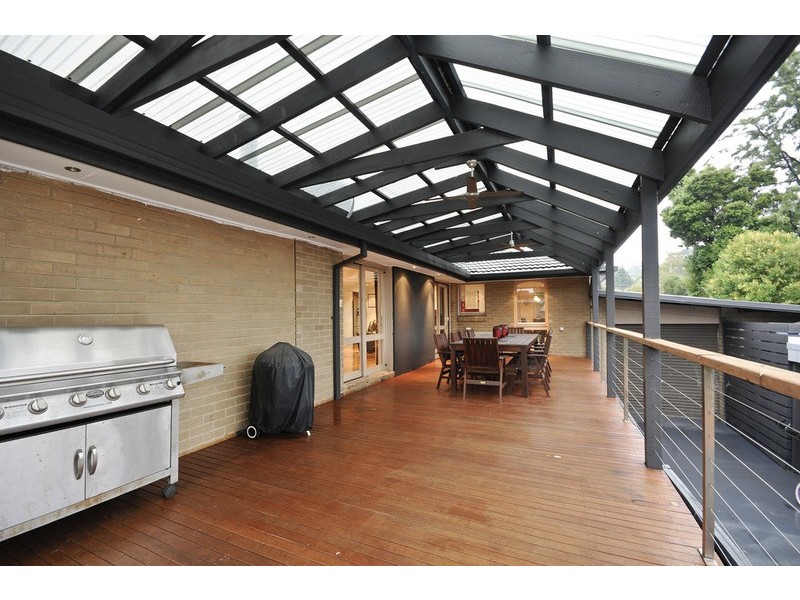 8 Chirnside  Drive, Chirnside Park VIC 3116