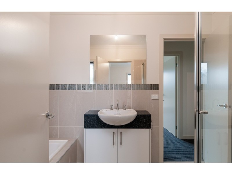 9a Aintree Street, Mooroolbark VIC 3138