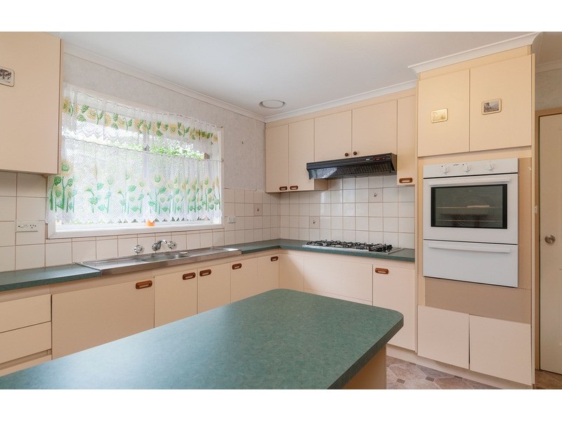 44 Blackburn Road, Mooroolbark VIC 3138