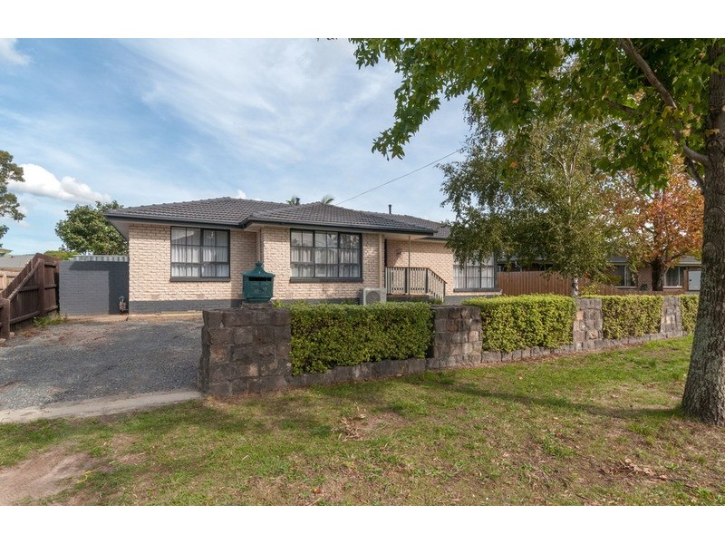 16 Lade Avenue, Kilsyth VIC 3137