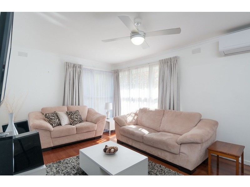 16 Lade Avenue, Kilsyth VIC 3137