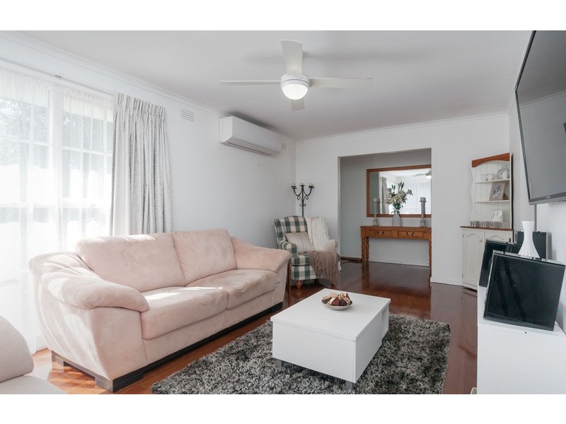 16 Lade Avenue, Kilsyth VIC 3137