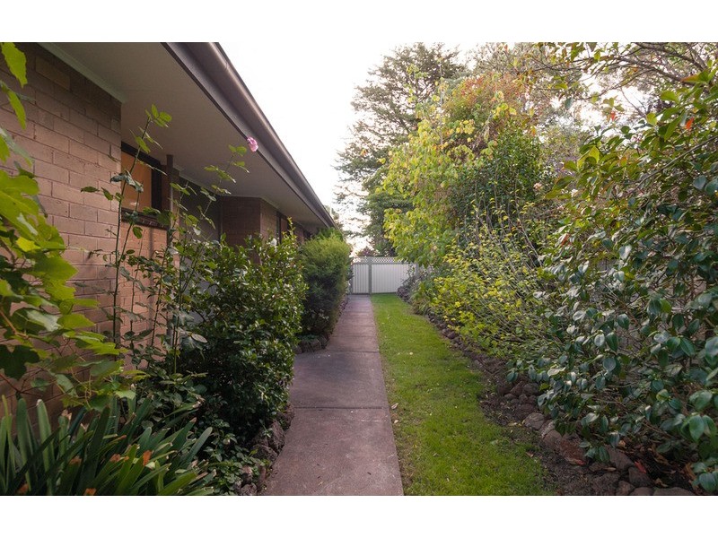 24 Elms Road, Mooroolbark VIC 3138