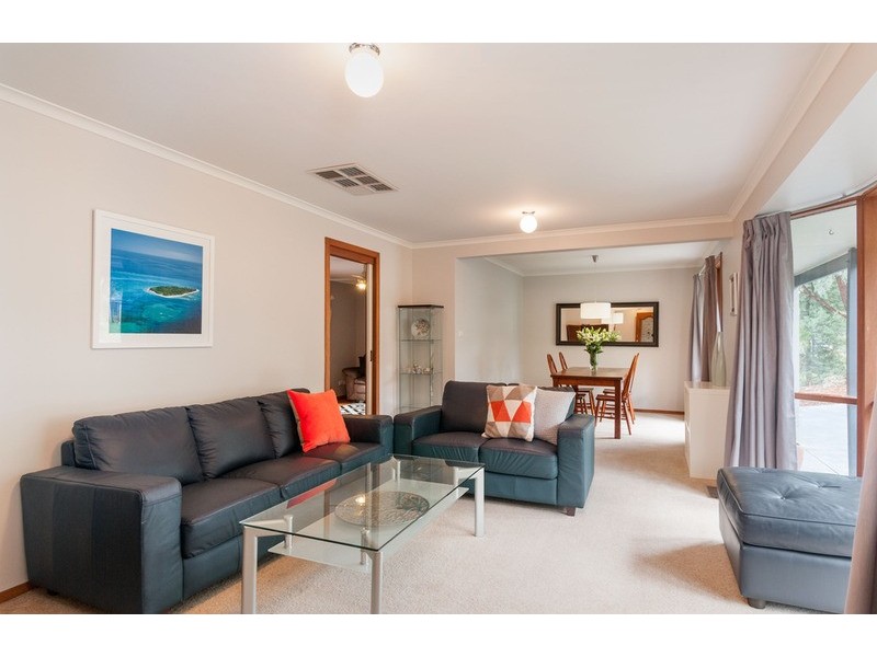 22 Nangathan Way, Croydon North VIC 3136