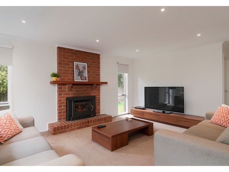 2 Levendale Avenue, Mooroolbark VIC 3138