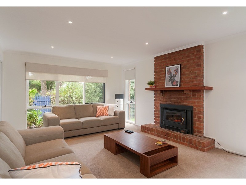 2 Levendale Avenue, Mooroolbark VIC 3138