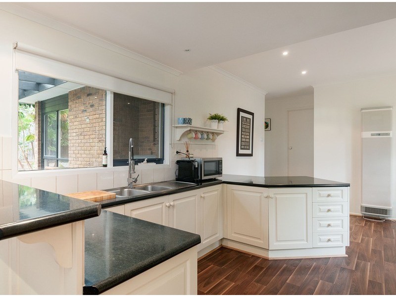 2 Levendale Avenue, Mooroolbark VIC 3138