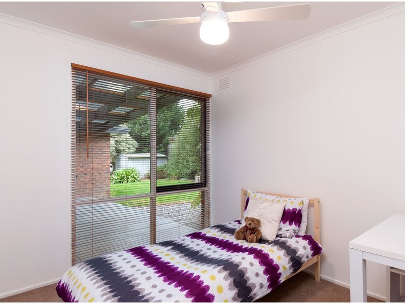 2 Levendale Avenue, Mooroolbark VIC 3138