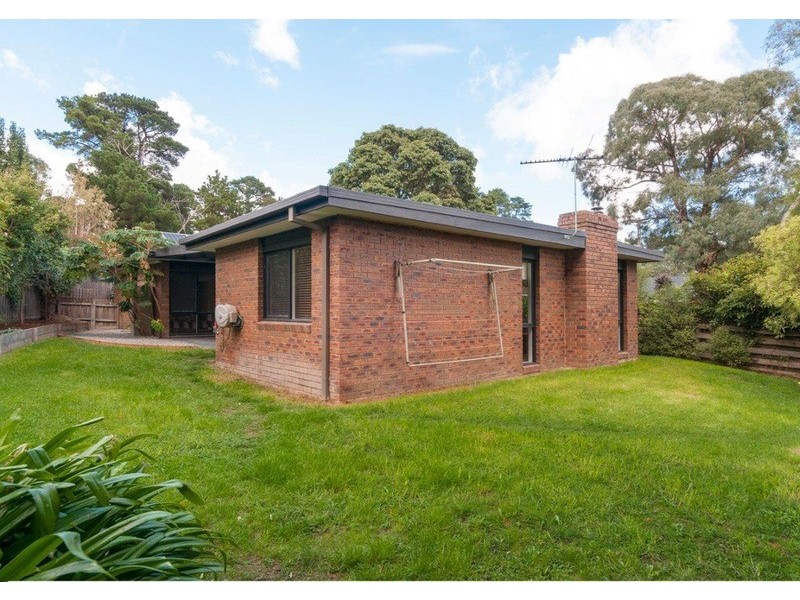 2 Levendale Avenue, Mooroolbark VIC 3138