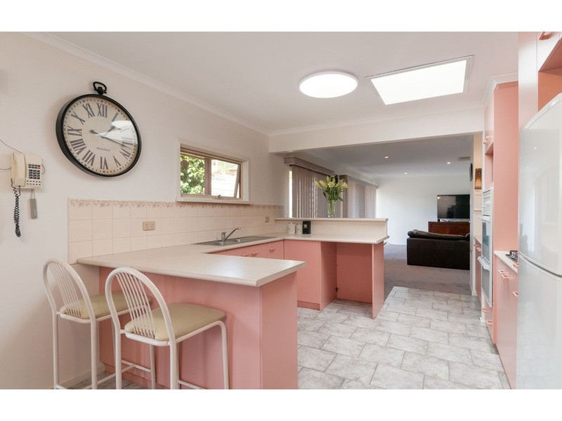 6 Weymar Crescent, Wandin North VIC 3139