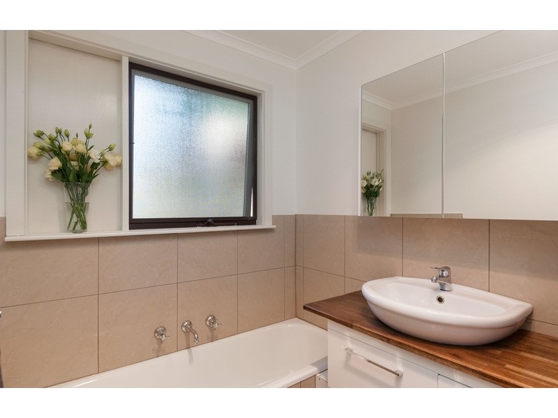 6 Weymar Crescent, Wandin North VIC 3139