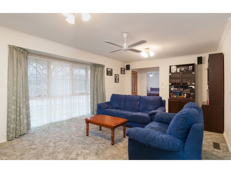 11 Keats Road, Mooroolbark VIC 3138